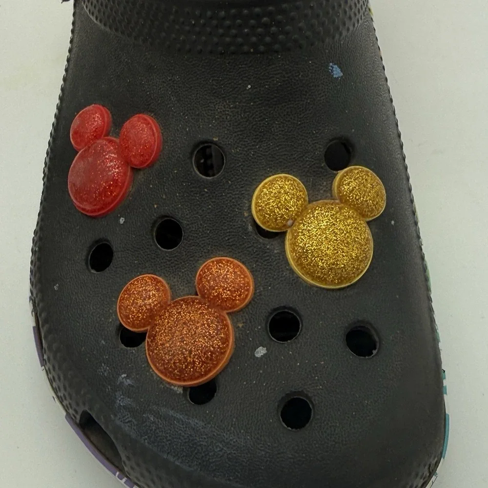 Crocs Classic Disney Mickey Mouse Rainbow Celebration Clogs Size 3